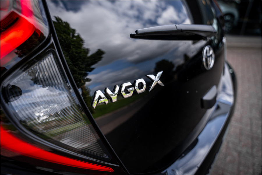 Toyota Aygo X Hybrid 115 pulse Automaat ** Stoelverwarming ** Camera ** Carplay ** Keyless