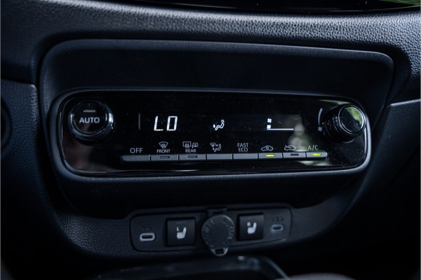 Toyota Aygo X Hybrid 115 pulse Automaat ** Stoelverwarming ** Camera ** Carplay ** Keyless