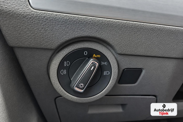 Volkswagen Transporter 2.0 TDI L2H1 150PK DSG DC Bulli | ACC | 2x Schuifdeur | LED | Virtual | Trekhaak | Sluithulp | Camera | App-connect | LMV |