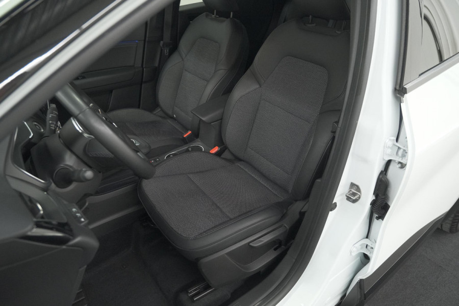 Renault Captur 1.6 E-Tech hybrid 145 SL Rive Gauche | Trekhaak | Camera | Apple Carplay | 9.3 Inch Grootscherm