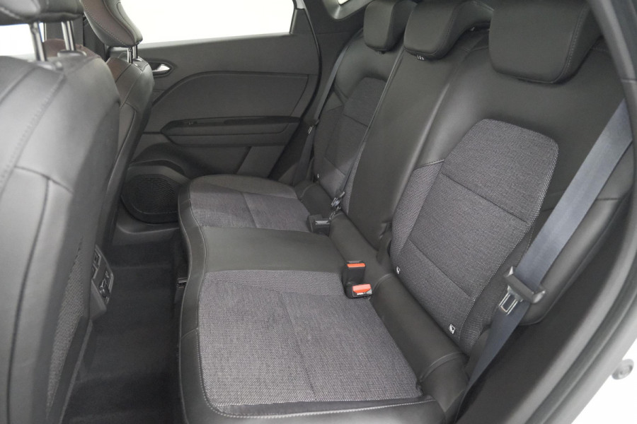 Renault Captur 1.6 E-Tech hybrid 145 SL Rive Gauche | Trekhaak | Camera | Apple Carplay | 9.3 Inch Grootscherm
