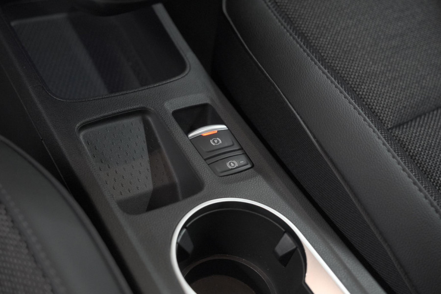 Renault Captur 1.6 E-Tech hybrid 145 SL Rive Gauche | Trekhaak | Camera | Apple Carplay | 9.3 Inch Grootscherm