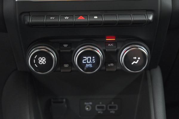 Renault Captur 1.6 E-Tech hybrid 145 SL Rive Gauche | Trekhaak | Camera | Apple Carplay | 9.3 Inch Grootscherm