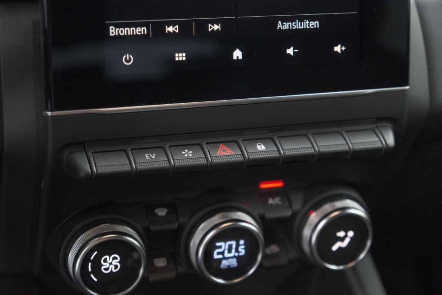 Renault Captur 1.6 E-Tech hybrid 145 SL Rive Gauche | Trekhaak | Camera | Apple Carplay | 9.3 Inch Grootscherm