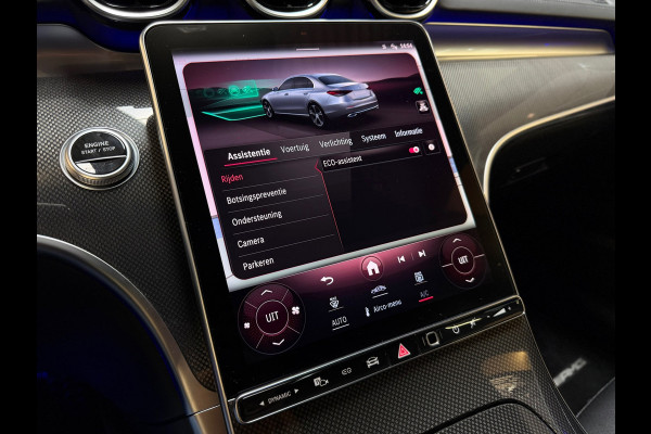 Mercedes-Benz C-Klasse 300 e AMG LINE |PANO|FABRIEKSGARANTIE|SFEERVERLICHTING|GLASCOATING|CARPLAY|DEALER ONDERHOUDEN|19INCH|313PK|