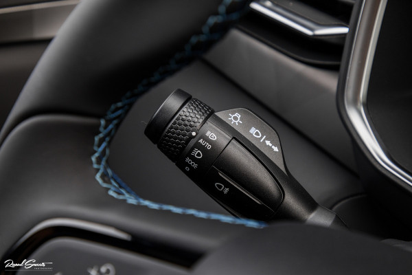 Lynk & Co 01 1.5 Full Black | ALL-IN PRIJZEN – inclusief onderhoud, originele Lynk & Co software-update en 1 jaar BOVAG-garantie | Adaptieve cruise | Panoramadak | Blis | Memory |