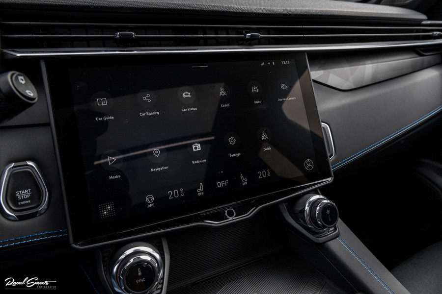 Lynk & Co 01 1.5 Full Black | ALL-IN PRIJZEN – inclusief onderhoud, originele Lynk & Co software-update en 1 jaar BOVAG-garantie | Adaptieve cruise | Panoramadak | Blis | Memory |