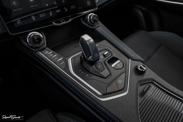 Lynk & Co 01 1.5 Full Black | ALL-IN PRIJZEN – inclusief onderhoud, originele Lynk & Co software-update en 1 jaar BOVAG-garantie | Adaptieve cruise | Panoramadak | Blis | Memory |