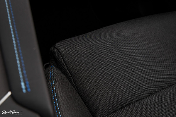 Lynk & Co 01 1.5 Full Black | ALL-IN PRIJZEN – inclusief onderhoud, originele Lynk & Co software-update en 1 jaar BOVAG-garantie | Adaptieve cruise | Panoramadak | Blis | Memory |