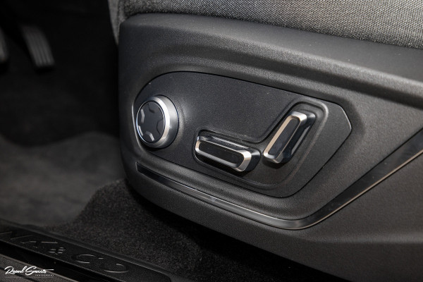 Lynk & Co 01 1.5 Full Black | ALL-IN PRIJZEN – inclusief onderhoud, originele Lynk & Co software-update en 1 jaar BOVAG-garantie | Adaptieve cruise | Panoramadak | Blis | Memory |