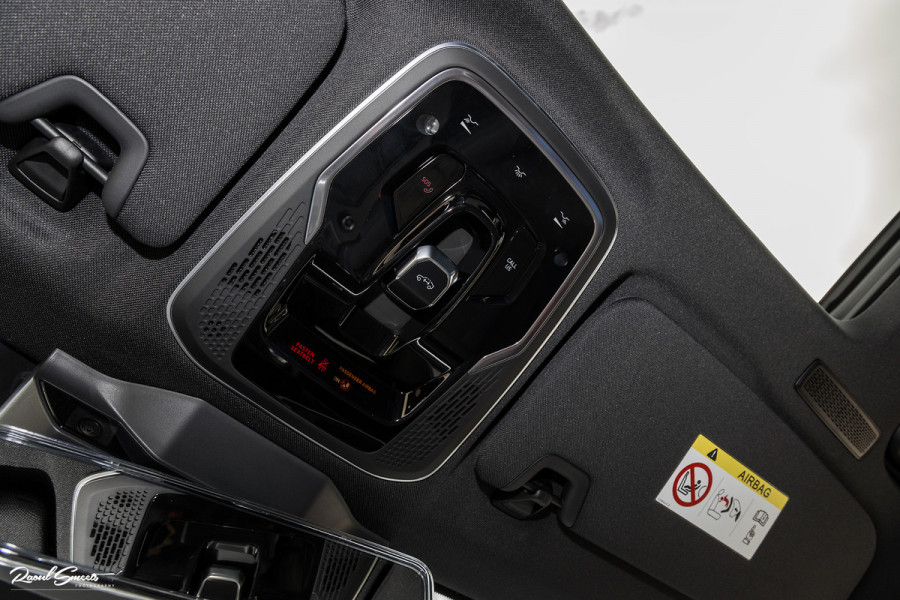 Lynk & Co 01 1.5 Full Black | ALL-IN PRIJZEN – inclusief onderhoud, originele Lynk & Co software-update en 1 jaar BOVAG-garantie | Adaptieve cruise | Panoramadak | Blis | Memory |