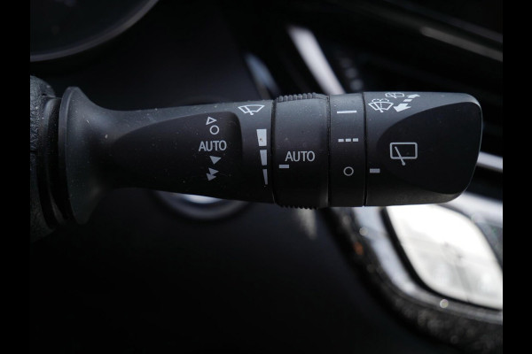 Toyota C-HR 1.8 Hybrid Business GR-Sport Two-Tone | Camera | CarPlay | 19"inch |