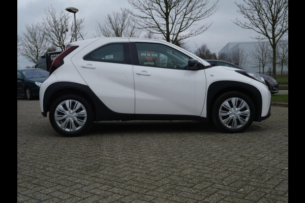 Toyota Aygo X 1.0 VVT-i MT Play