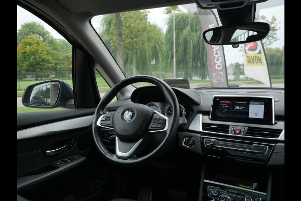 BMW 2 Serie Active Tourer 218ia Automaat High Executive Luxury Edition | Panoramadak | HiFi | Camera |