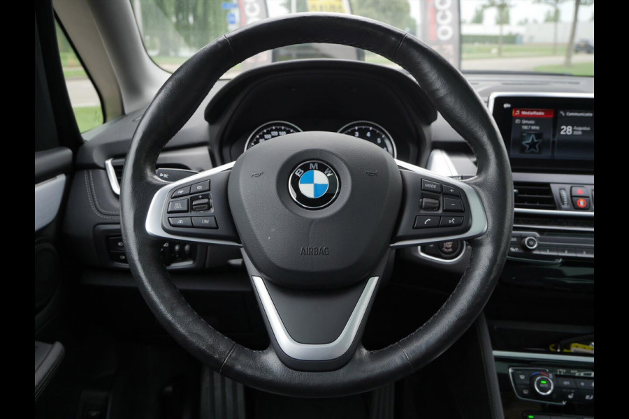 BMW 2 Serie Active Tourer 218ia Automaat High Executive Luxury Edition | Panoramadak | HiFi | Camera |