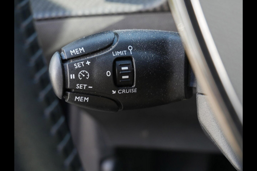 Peugeot 208 1.2 PureTech Blue Lease Active