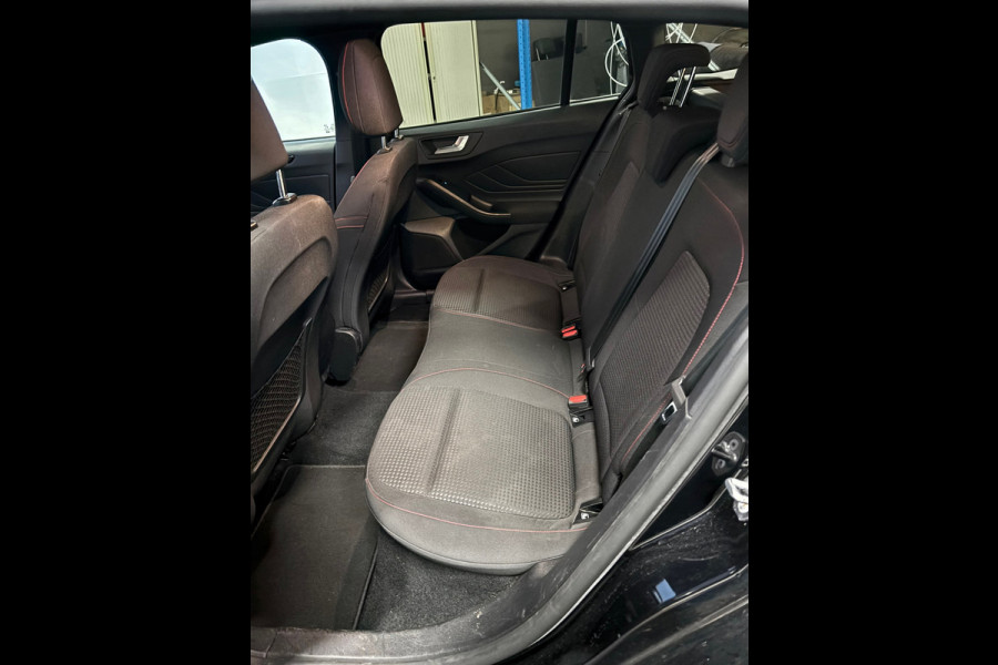 Ford FOCUS Wagon 1.0 EcoBoost ST Line Business Clima | Cruise | Navi | Camera | Trekhaak