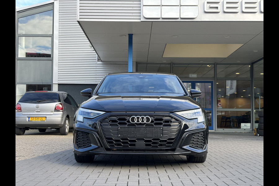 Audi A3 Sportback 45 TFSI e S edition Competition | Matrix LED |  18 inch | B&O Audio | Camera | Adaptive cruise control | Elektrisch verstelbare stoel(en) met geheugen | Head up Display | Keyless entry