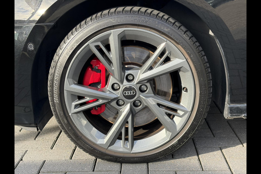 Audi A3 Sportback 45 TFSI e S edition Competition | Matrix LED |  18 inch | B&O Audio | Camera | Adaptive cruise control | Elektrisch verstelbare stoel(en) met geheugen | Head up Display | Keyless entry