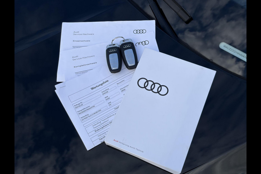 Audi A3 Sportback 45 TFSI e S edition Competition | Matrix LED |  18 inch | B&O Audio | Camera | Adaptive cruise control | Elektrisch verstelbare stoel(en) met geheugen | Head up Display | Keyless entry