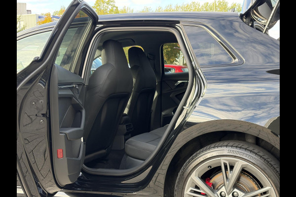 Audi A3 Sportback 45 TFSI e S edition Competition | Matrix LED |  18 inch | B&O Audio | Camera | Adaptive cruise control | Elektrisch verstelbare stoel(en) met geheugen | Head up Display | Keyless entry
