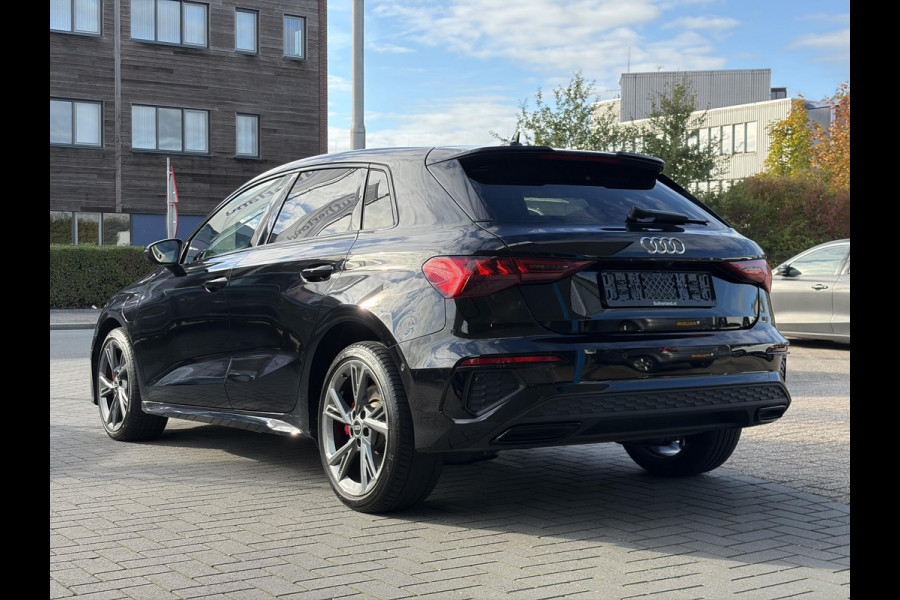 Audi A3 Sportback 45 TFSI e S edition Competition | Matrix LED |  18 inch | B&O Audio | Camera | Adaptive cruise control | Elektrisch verstelbare stoel(en) met geheugen | Head up Display | Keyless entry