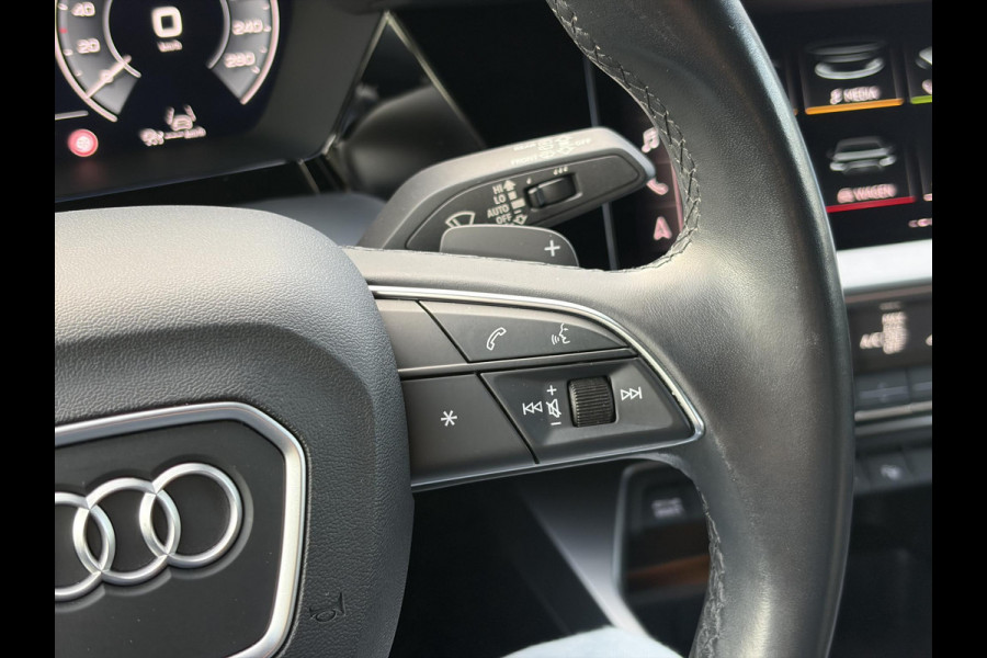 Audi A3 Sportback 45 TFSI e S edition Competition | Matrix LED |  18 inch | B&O Audio | Camera | Adaptive cruise control | Elektrisch verstelbare stoel(en) met geheugen | Head up Display | Keyless entry