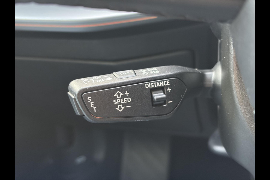 Audi A3 Sportback 45 TFSI e S edition Competition | Matrix LED |  18 inch | B&O Audio | Camera | Adaptive cruise control | Elektrisch verstelbare stoel(en) met geheugen | Head up Display | Keyless entry