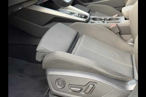 Audi A3 Sportback 45 TFSI e S edition Competition | Matrix LED |  18 inch | B&O Audio | Camera | Adaptive cruise control | Elektrisch verstelbare stoel(en) met geheugen | Head up Display | Keyless entry