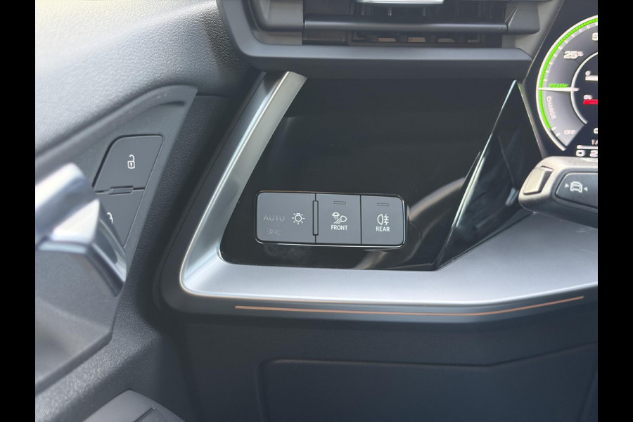 Audi A3 Sportback 45 TFSI e S edition Competition | Matrix LED |  18 inch | B&O Audio | Camera | Adaptive cruise control | Elektrisch verstelbare stoel(en) met geheugen | Head up Display | Keyless entry