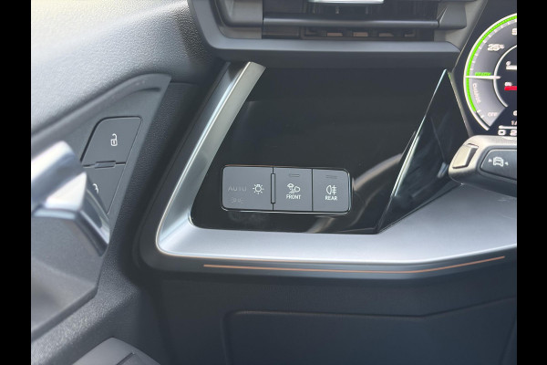 Audi A3 Sportback 45 TFSI e S edition Competition | Matrix LED |  18 inch | B&O Audio | Camera | Adaptive cruise control | Elektrisch verstelbare stoel(en) met geheugen | Head up Display | Keyless entry