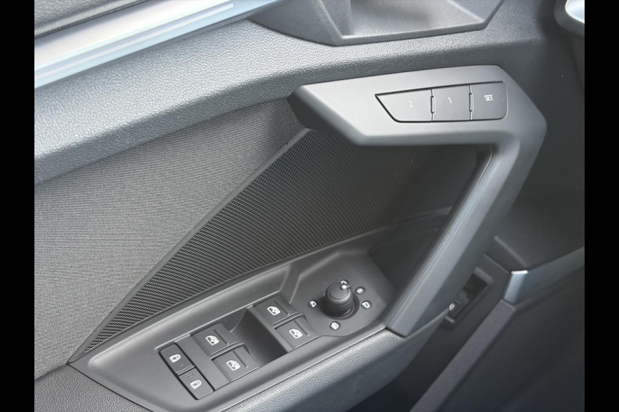 Audi A3 Sportback 45 TFSI e S edition Competition | Matrix LED |  18 inch | B&O Audio | Camera | Adaptive cruise control | Elektrisch verstelbare stoel(en) met geheugen | Head up Display | Keyless entry