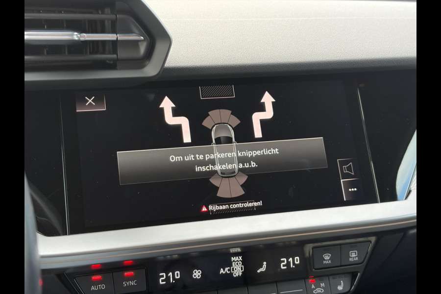 Audi A3 Sportback 45 TFSI e S edition Competition | Matrix LED |  18 inch | B&O Audio | Camera | Adaptive cruise control | Elektrisch verstelbare stoel(en) met geheugen | Head up Display | Keyless entry