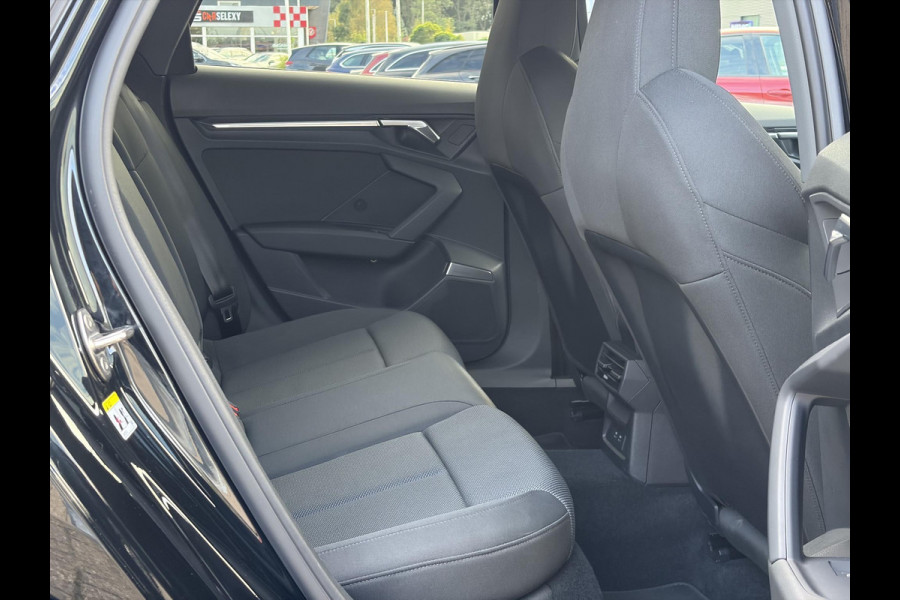 Audi A3 Sportback 45 TFSI e S edition Competition | Matrix LED |  18 inch | B&O Audio | Camera | Adaptive cruise control | Elektrisch verstelbare stoel(en) met geheugen | Head up Display | Keyless entry