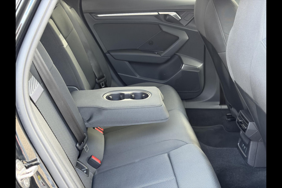 Audi A3 Sportback 45 TFSI e S edition Competition | Matrix LED |  18 inch | B&O Audio | Camera | Adaptive cruise control | Elektrisch verstelbare stoel(en) met geheugen | Head up Display | Keyless entry