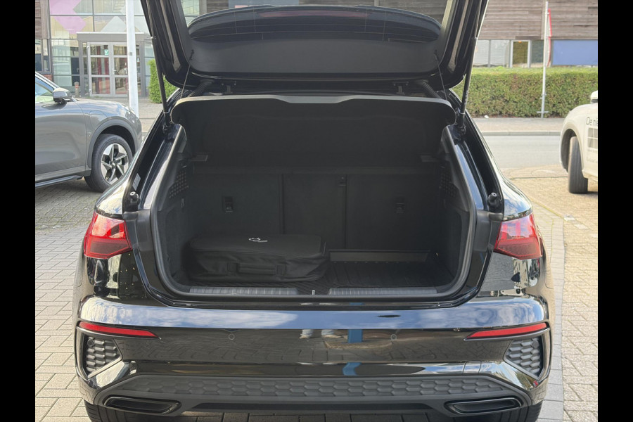 Audi A3 Sportback 45 TFSI e S edition Competition | Matrix LED |  18 inch | B&O Audio | Camera | Adaptive cruise control | Elektrisch verstelbare stoel(en) met geheugen | Head up Display | Keyless entry