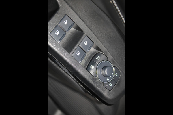 Ford Puma 1.0-125pk EcoBoost Mild-Hybrid Titanium. Z.g.a.n., slechts 3.000km ! Fabrieksgarantie t/m 19-02-2030 ! Autm. airco, navigatie, bluetooth telefoonvoor., all season banden, stoel-, stuur- en voorraamverw., rij assistent pakket, metallic lak, etc.