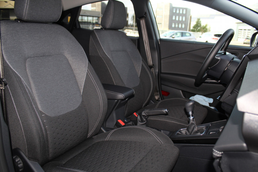 Ford Puma 1.0-125pk EcoBoost Mild-Hybrid Titanium. Z.g.a.n., slechts 3.000km ! Fabrieksgarantie t/m 19-02-2030 ! Autm. airco, navigatie, bluetooth telefoonvoor., all season banden, stoel-, stuur- en voorraamverw., rij assistent pakket, metallic lak, etc.