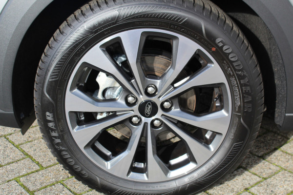 Ford Puma 1.0-125pk EcoBoost Mild-Hybrid Titanium. Z.g.a.n., slechts 3.000km ! Fabrieksgarantie t/m 19-02-2030 ! Autm. airco, navigatie, bluetooth telefoonvoor., all season banden, stoel-, stuur- en voorraamverw., rij assistent pakket, metallic lak, etc.