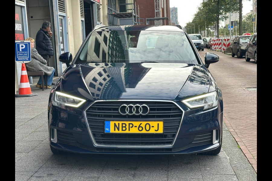 Audi A3 Sportback 35 TFSI CoD Design Automaat Navi Carplay