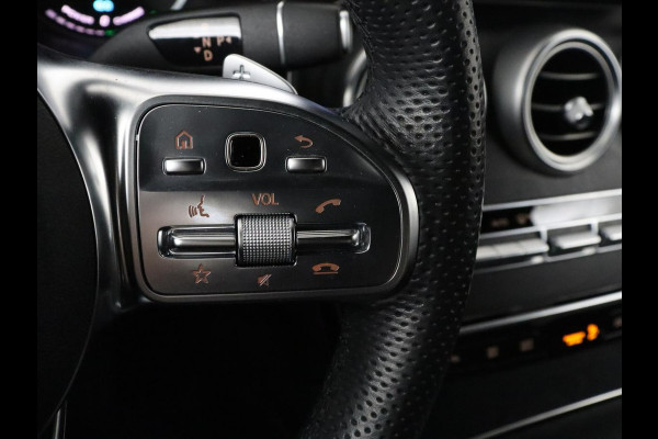 Mercedes-Benz GLC 300e 4MATIC Premium Plus | SOH 94,4% | Half leder | Cruise control | Stoelverwarming | Trekhaak | Camera | Park assist | Carplay | Sfeerverlichting | Climate control