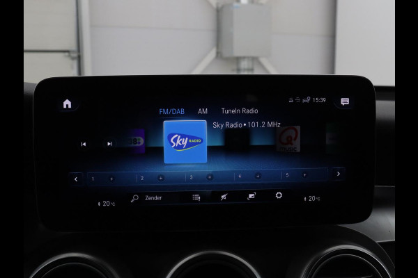 Mercedes-Benz GLC 300e 4MATIC Premium Plus | SOH 94,4% | Half leder | Cruise control | Stoelverwarming | Trekhaak | Camera | Park assist | Carplay | Sfeerverlichting | Climate control