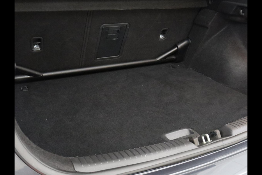 Hyundai i30 2.0 T-GDI N2 Performance | Panoramadak | Memory | Cruise control | Stuur/stoel verwarming | Camera | Park assist | Carplay | Climate control | 19" velgen