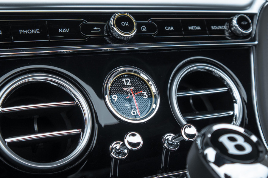 Bentley Continental GTC 4.0 V8 MULLINER | NAIM AUDIO | DIAMOND QUILTING SPEC. | TOURING+CITY SPEC. | ROTATING DISPLAY | CARBON INTERIOR | HEAD-UP | BLAC WINDSCHERM | ZWART DAK | DYNAMIC RIDE | CHROME PINSTRIPE INTERIOR | EMBLEMEN IN HOOFDSTEUNEN | ETC.