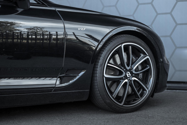 Bentley Continental GTC 4.0 V8 MULLINER | NAIM AUDIO | DIAMOND QUILTING SPEC. | TOURING+CITY SPEC. | ROTATING DISPLAY | CARBON INTERIOR | HEAD-UP | BLAC WINDSCHERM | ZWART DAK | DYNAMIC RIDE | CHROME PINSTRIPE INTERIOR | EMBLEMEN IN HOOFDSTEUNEN | ETC.