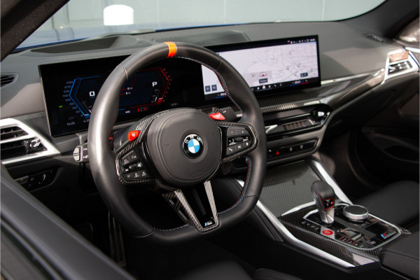 BMW M4 xDrive Competition 531PK | ACC | M Performance Aero Parts |360 Cam | HUD | Harman Kardon | Pano | Stoel Ventilatie + Verwarming  M Drive Professional | LCI | LED | Stuurverwarming | Frozen Portimao Blau metallic | Nieuwprijs €171.214,- | Shadow Line | Fabrieksgarantie.