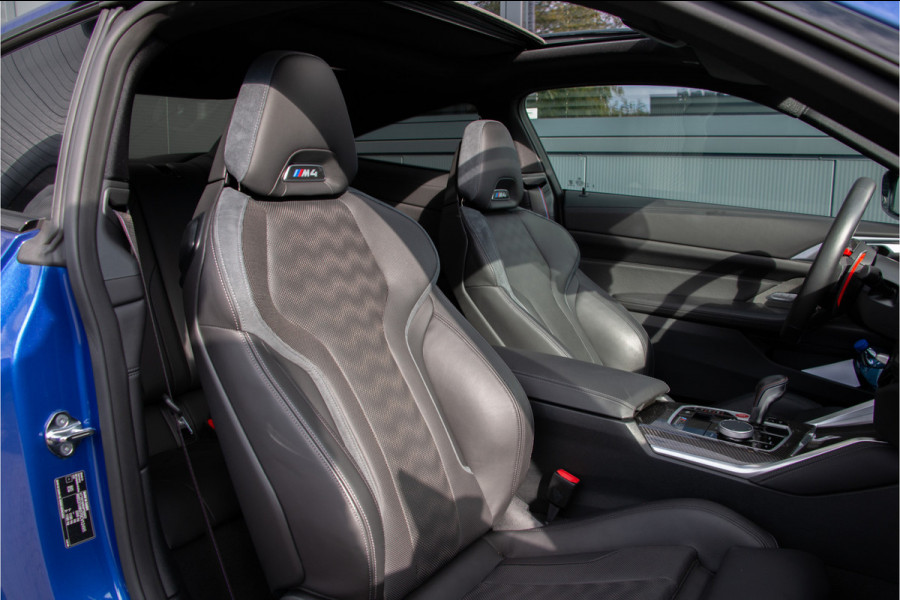 BMW M4 xDrive Competition 531PK | ACC | M Performance Aero Parts |360 Cam | HUD | Harman Kardon | Pano | Stoel Ventilatie + Verwarming  M Drive Professional | LCI | LED | Stuurverwarming | Frozen Portimao Blau metallic | Nieuwprijs €171.214,- | Shadow Line | Fabrieksgarantie.