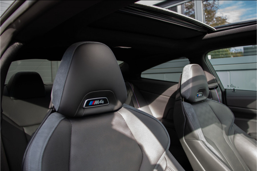 BMW M4 xDrive Competition 531PK | ACC | M Performance Aero Parts |360 Cam | HUD | Harman Kardon | Pano | Stoel Ventilatie + Verwarming  M Drive Professional | LCI | LED | Stuurverwarming | Frozen Portimao Blau metallic | Nieuwprijs €171.214,- | Shadow Line | Fabrieksgarantie.