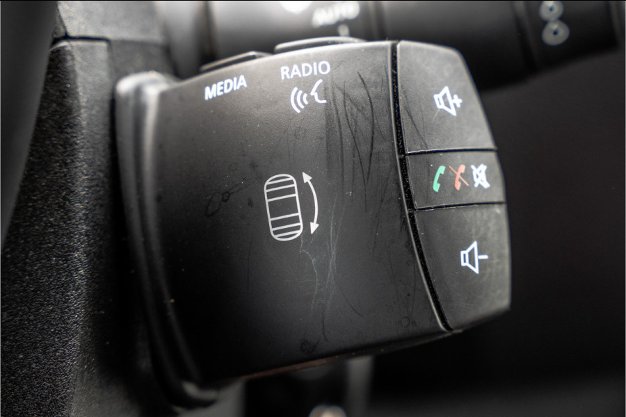 Renault Master 2.3dCi | Bakwagen met Laadklep | LED | Carplay | Camera | Cruise