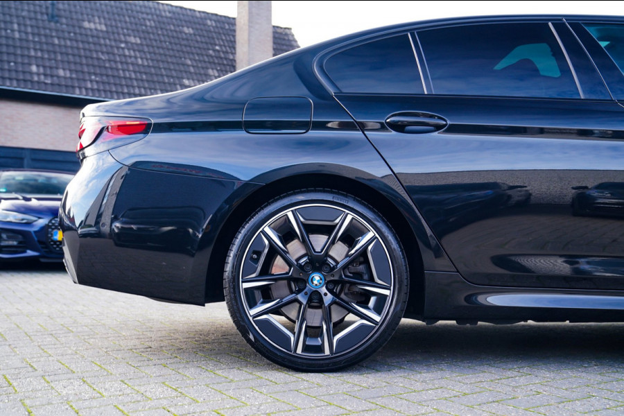 BMW 5 Serie 545e xDrive High Executive | Harman/Kardon | Laser LED | HuD | Facelift | Softclose | Panorama | Alcantara | Massage
